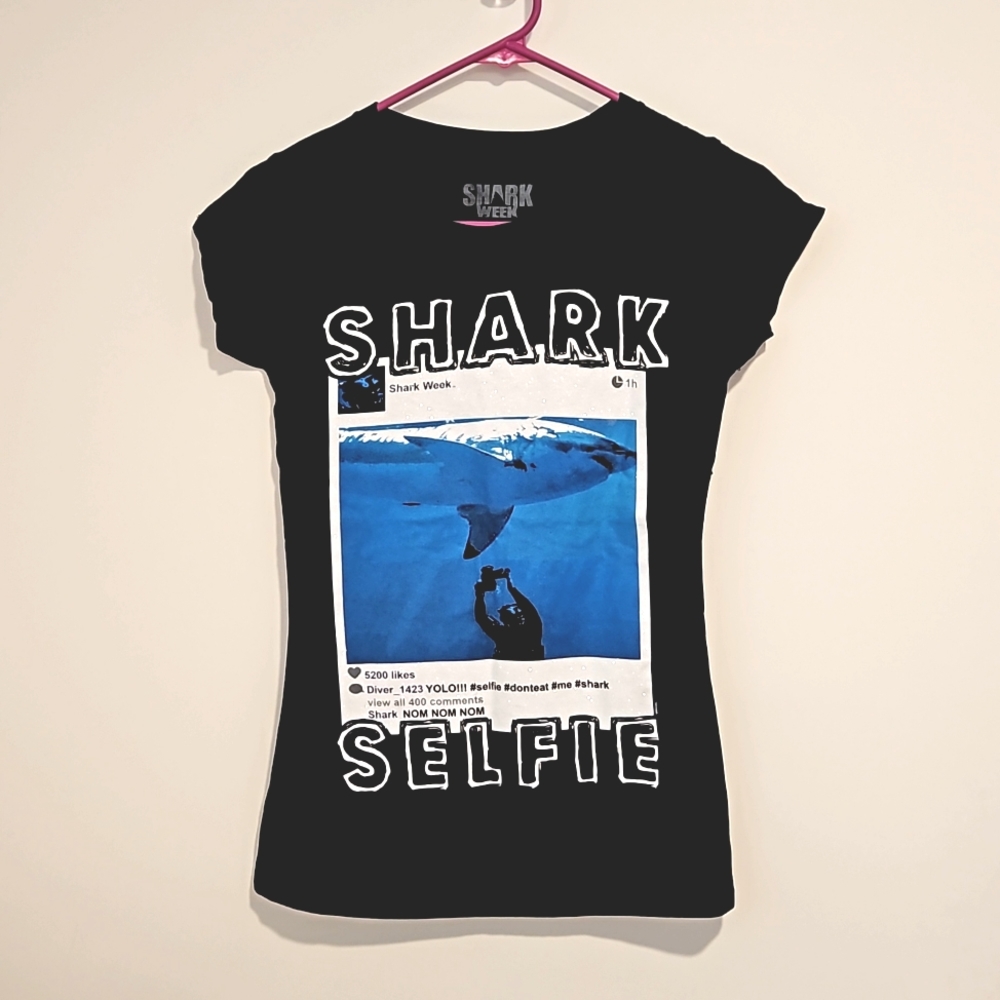 Shark Week graphic tee clear glitter accent black cap sleeve Small EUC
